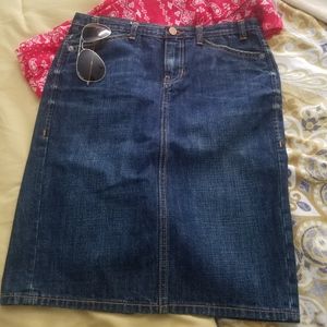 GAP Brand NWOT Dark Denim Pencil Skirt